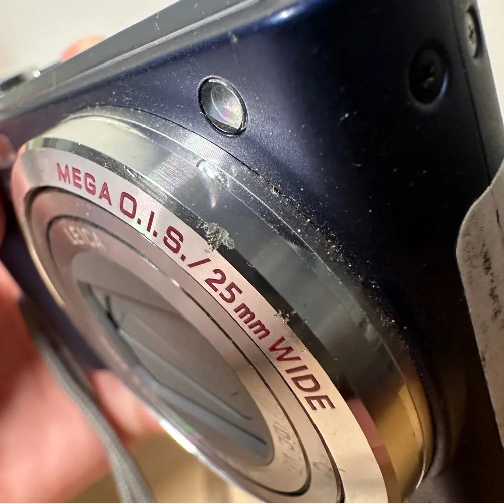 Panasonic Lumix DMC-ZS3 Digital Camera with Charger and Cases FOR PARTS